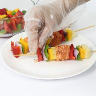 สลัดแซลมอนปิ้งย่าง (Grilled Salmon Salad)
