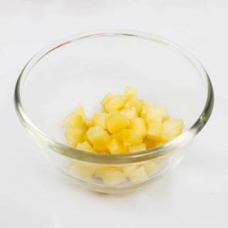 สลัดสับปะรด (Pineapple salad)