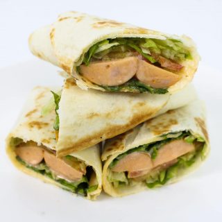สลัดไส้กรอกแร๊พ (Sausage Salad Wrap)